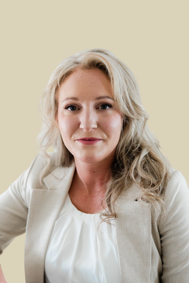 Portrait of Jennifer Dyet, REALTOR®